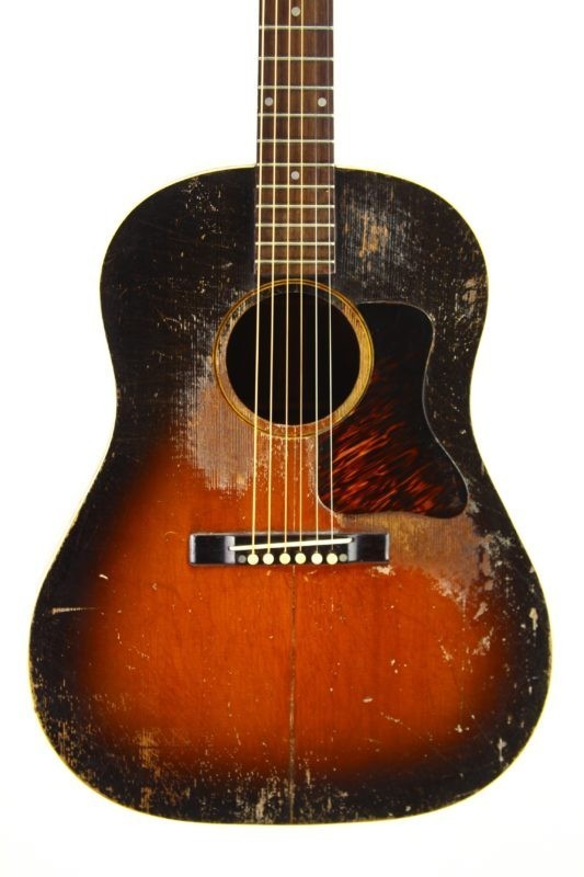 Gibson J-35 1939 body front