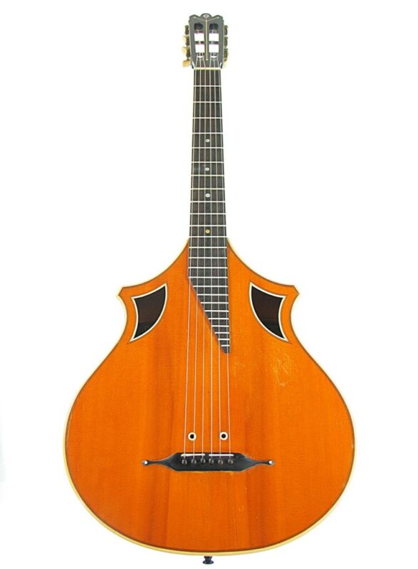 Franz Wieser 1923 - Coat of arms guitar with very good sound and very nice appearance.